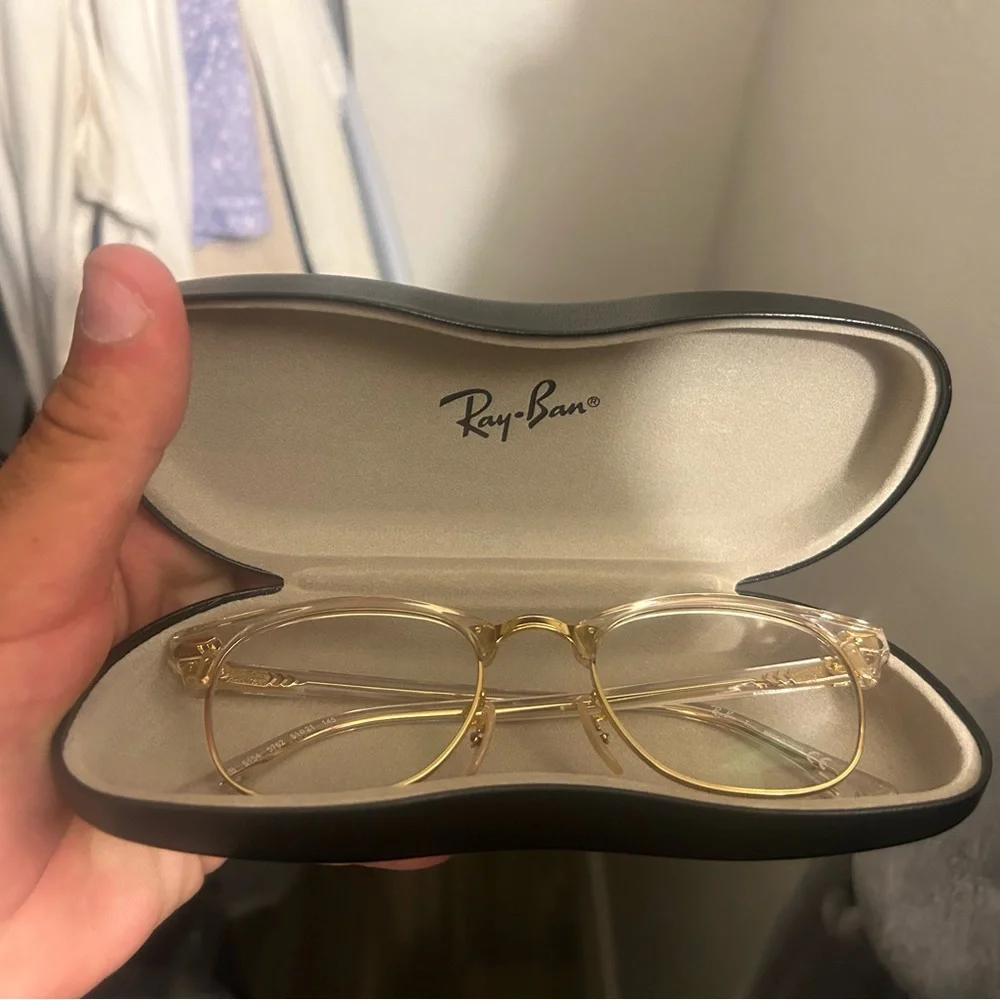 Ray-Ban Sleek Black Accessory Case